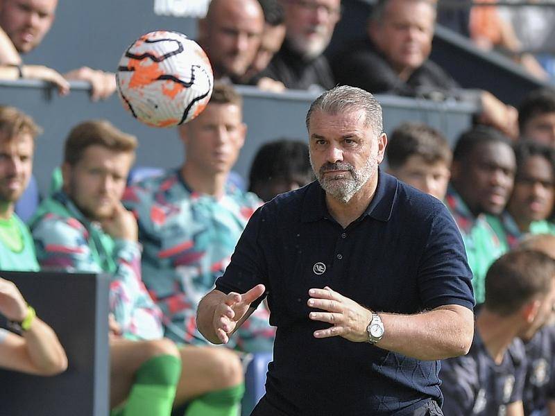 L'allenatore e i giocatori del Tottenham Hotspur ricevono i migliori onori